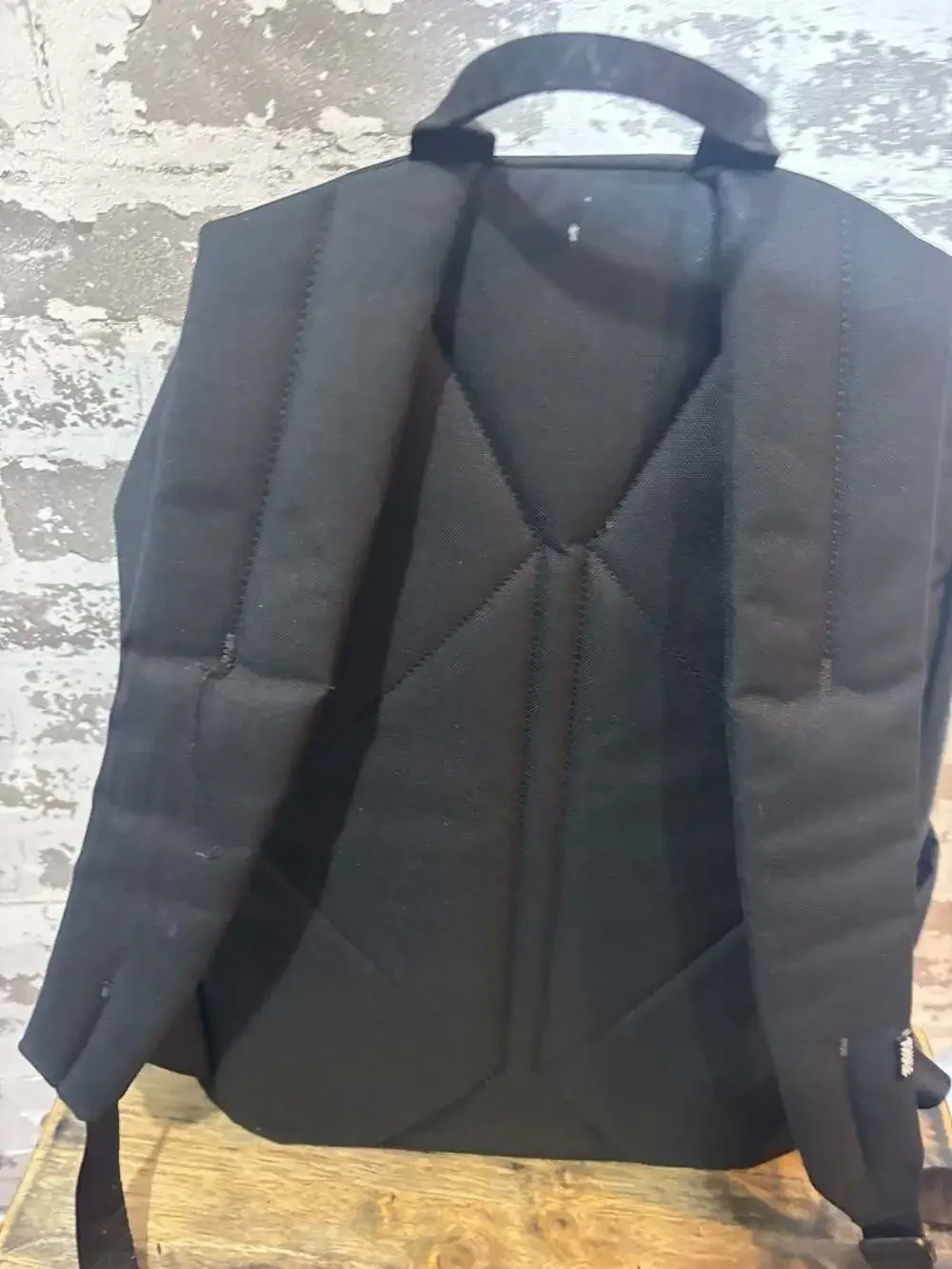 NWOT Thule 20L Notus Laptop/ backpack